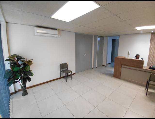 147M² OFFICE TO LET IN VORNA VALLEY